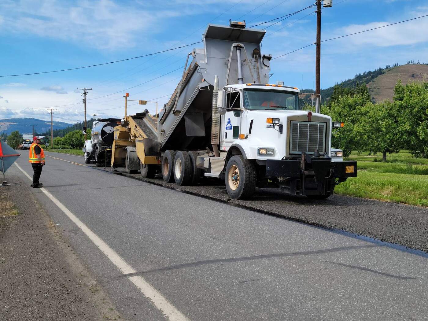 Why Hire an Asphalt Contractor? The Benefits of Asphalt Paving